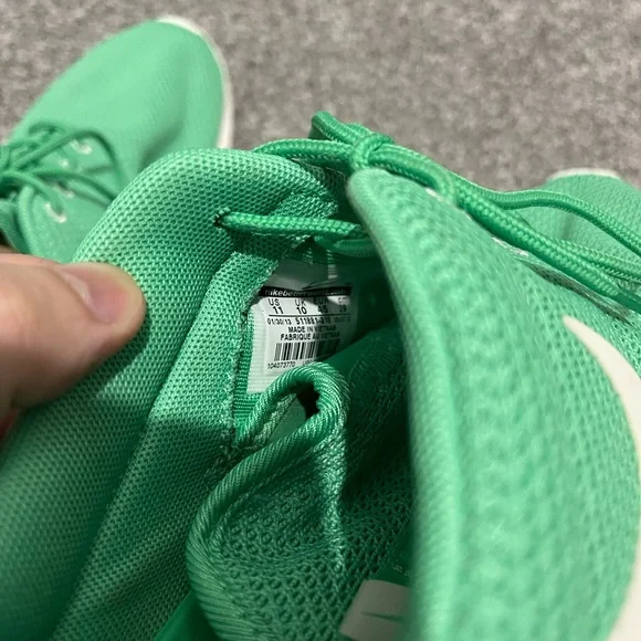 Nike Roshe Run Gamma Green 2017 size 11 - Picture 7 of 8